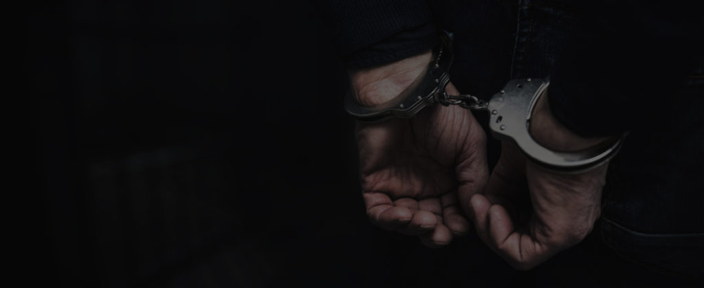 刑事案件选华人律师还是西人律师？