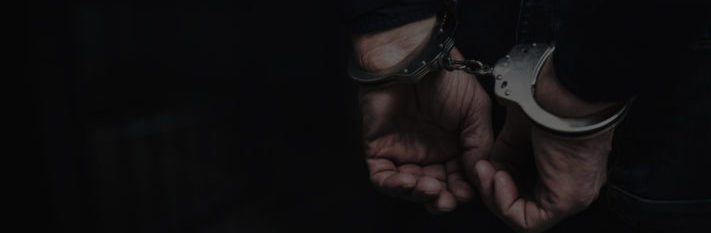 刑事案件选华人律师还是西人律师？
